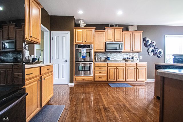 12857 Pennington Road, Fishers, IN 46037