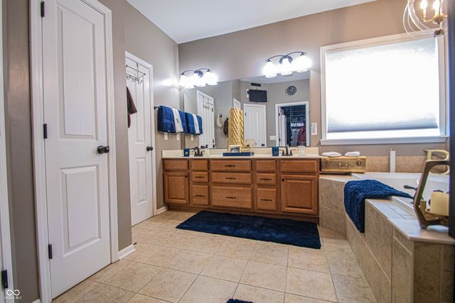 12857 Pennington Road, Fishers, IN 46037
