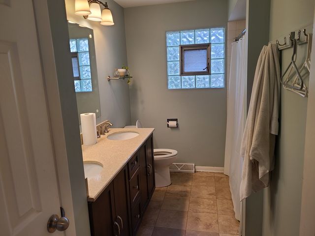 5239 Cumnor Road, Downers Grove, IL 60515