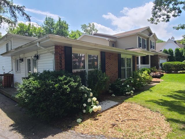 5239 Cumnor Road, Downers Grove, IL 60515