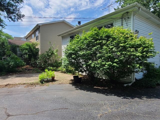 5239 Cumnor Road, Downers Grove, IL 60515