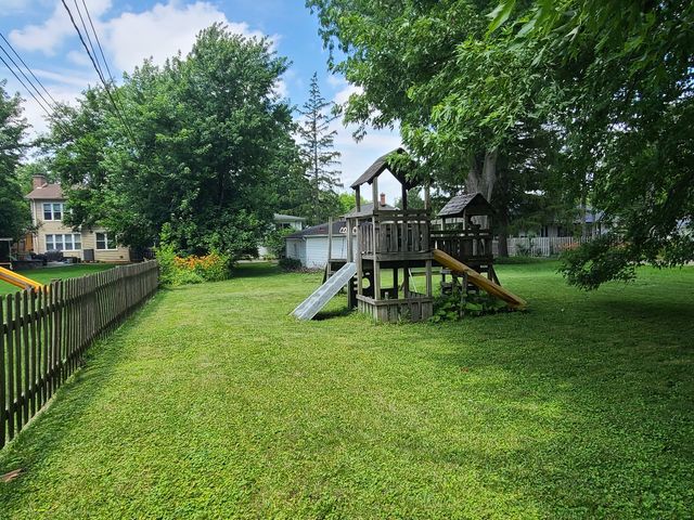 5239 Cumnor Road, Downers Grove, IL 60515