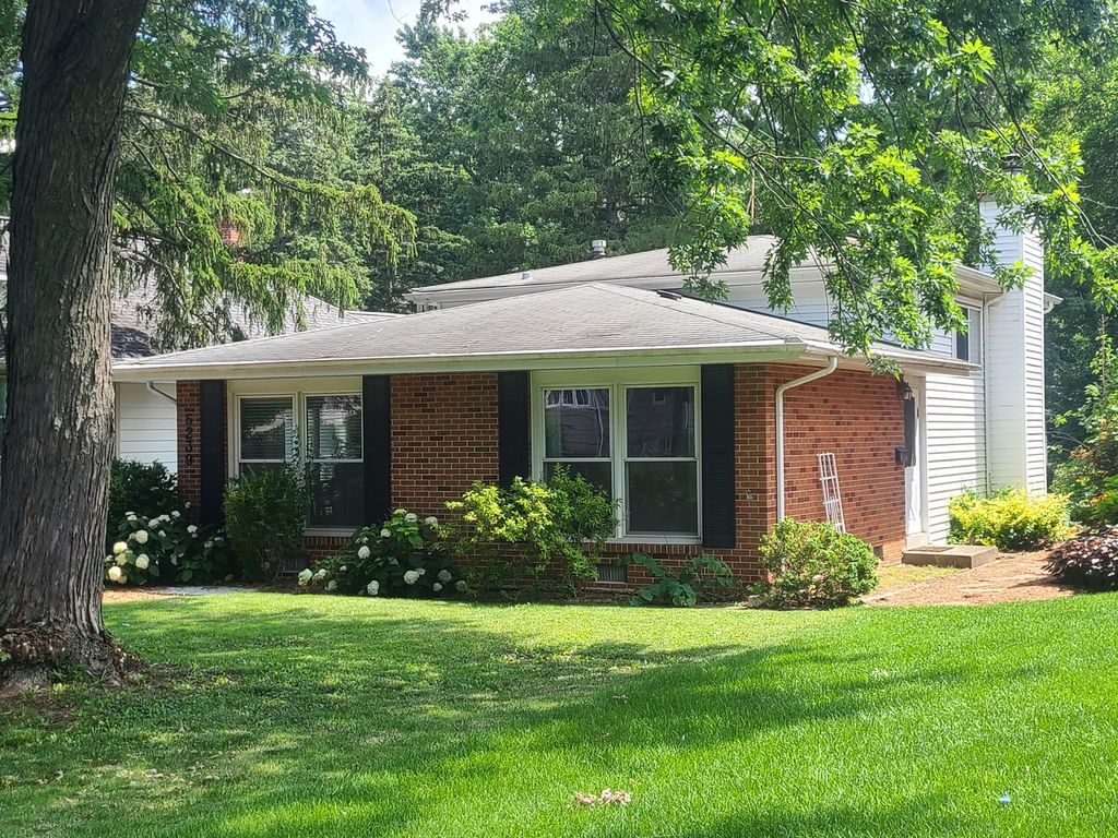 5239 Cumnor Road, Downers Grove, IL 60515