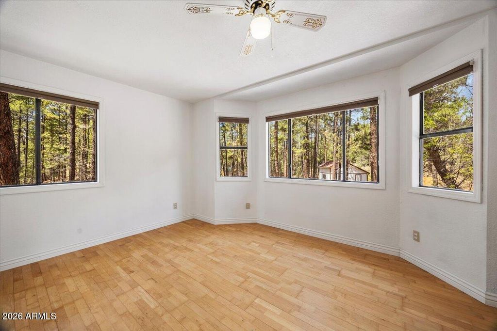 Image 20 of property listing at 1204 FLORES Drive, Show Low, AZ 85901