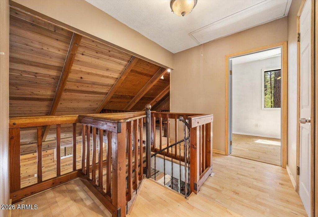 Image 22 of property listing at 1204 FLORES Drive, Show Low, AZ 85901
