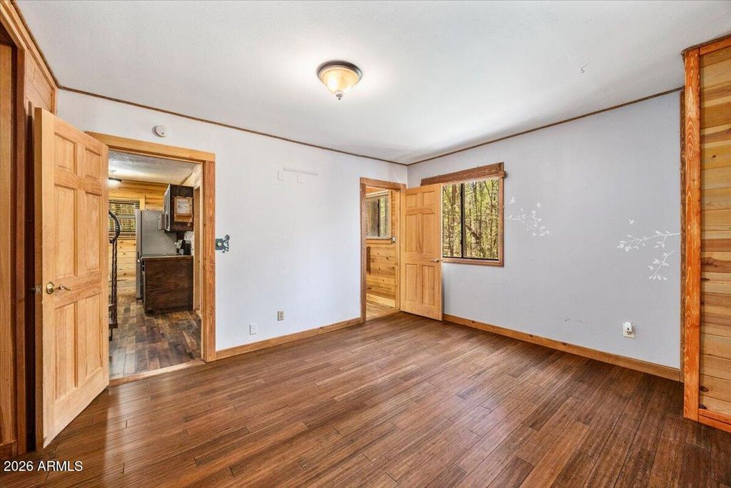 Image 23 of property listing at 1204 FLORES Drive, Show Low, AZ 85901