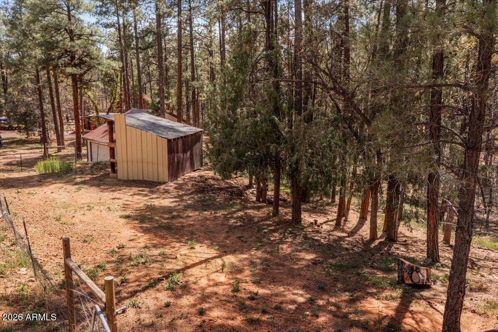 Image 30 of property listing at 1204 FLORES Drive, Show Low, AZ 85901