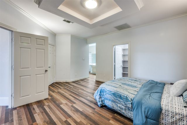 1805 Old Oak Drive, Arlington, TX 76012