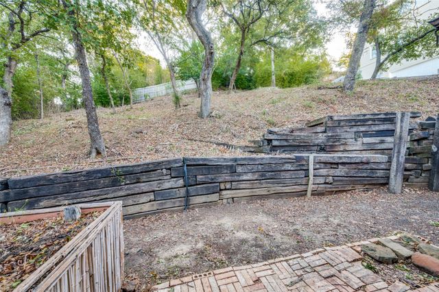 1805 Old Oak Drive, Arlington, TX 76012