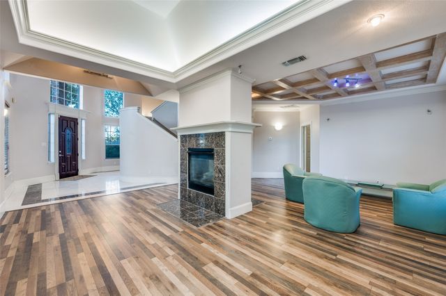 1805 Old Oak Drive, Arlington, TX 76012