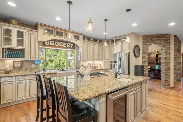 597 Pierce Road, Medford, OR 97504