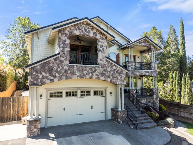 597 Pierce Road, Medford, OR 97504