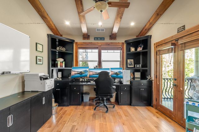 597 Pierce Road, Medford, OR 97504