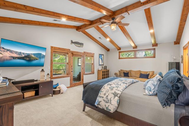 597 Pierce Road, Medford, OR 97504