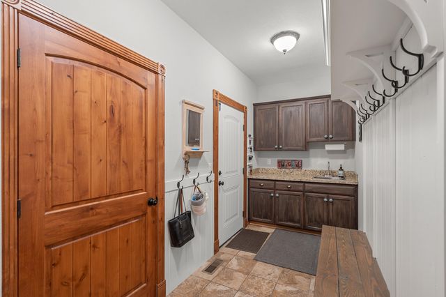 597 Pierce Road, Medford, OR 97504