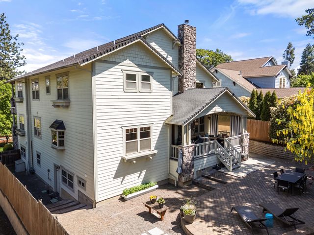 597 Pierce Road, Medford, OR 97504