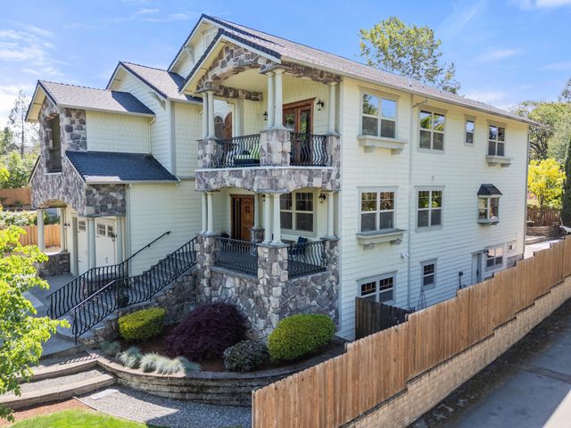 597 Pierce Road, Medford, OR 97504