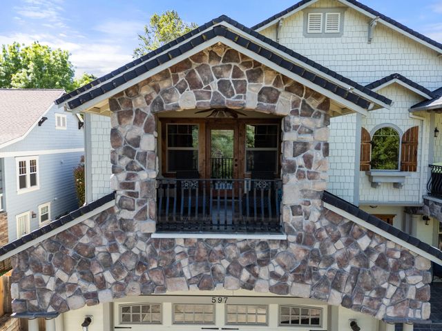 597 Pierce Road, Medford, OR 97504