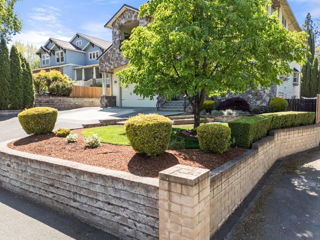 597 Pierce Road, Medford, OR 97504
