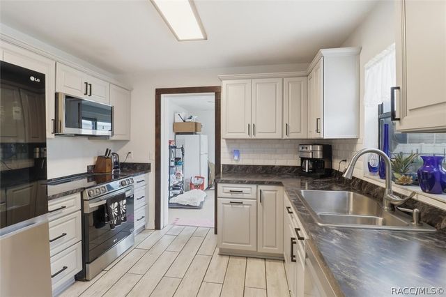 3740 S Eastpark Way, Homosassa, FL 34448