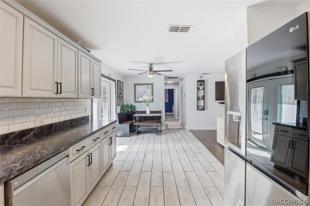 3740 S Eastpark Way, Homosassa, FL 34448