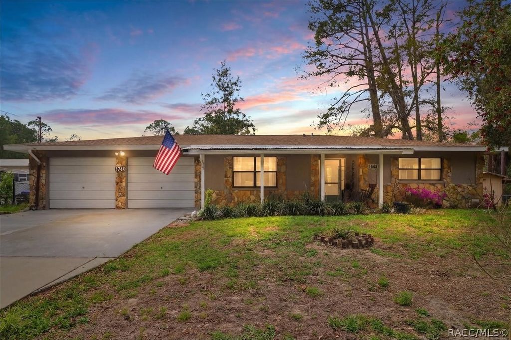 3740 S Eastpark Way, Homosassa, FL 34448