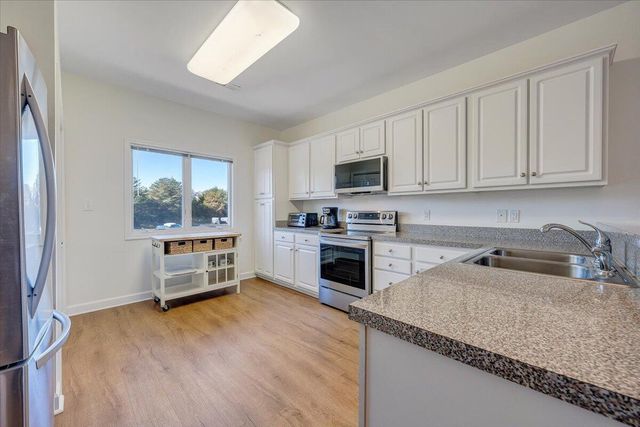 1137 Mariners Way Apt 37, Huddleston, VA 24104