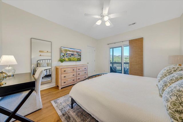 1137 Mariners Way Apt 37, Huddleston, VA 24104