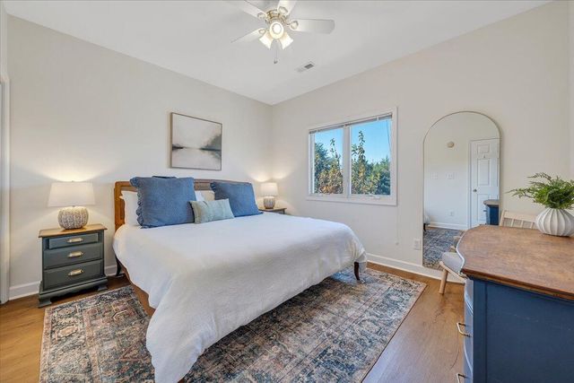 1137 Mariners Way Apt 37, Huddleston, VA 24104