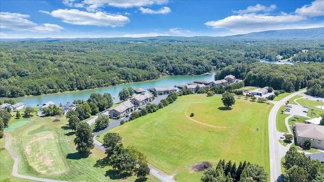 1137 Mariners Way Apt 37, Huddleston, VA 24104