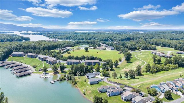 1137 Mariners Way Apt 37, Huddleston, VA 24104