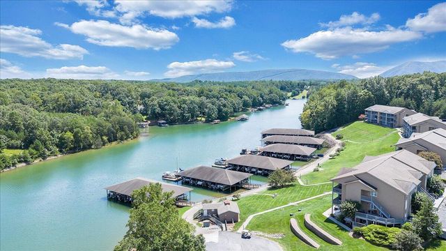 1137 Mariners Way Apt 37, Huddleston, VA 24104