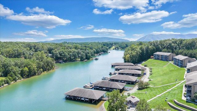 1137 Mariners Way Apt 37, Huddleston, VA 24104