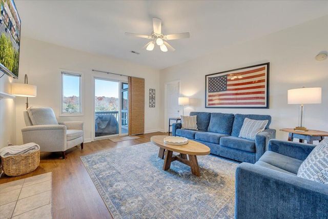 1137 Mariners Way Apt 37, Huddleston, VA 24104