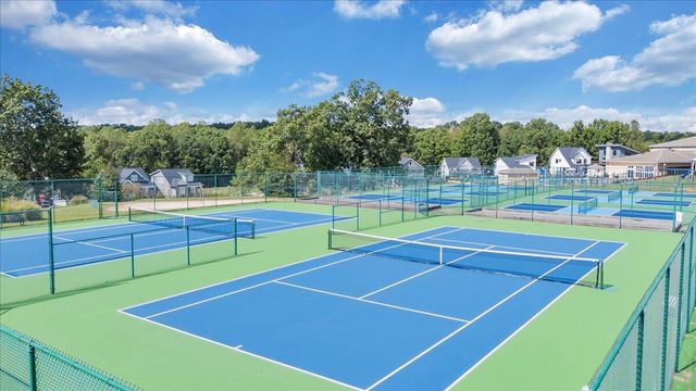 1137 Mariners Way Apt 37, Huddleston, VA 24104