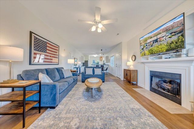 1137 Mariners Way Apt 37, Huddleston, VA 24104