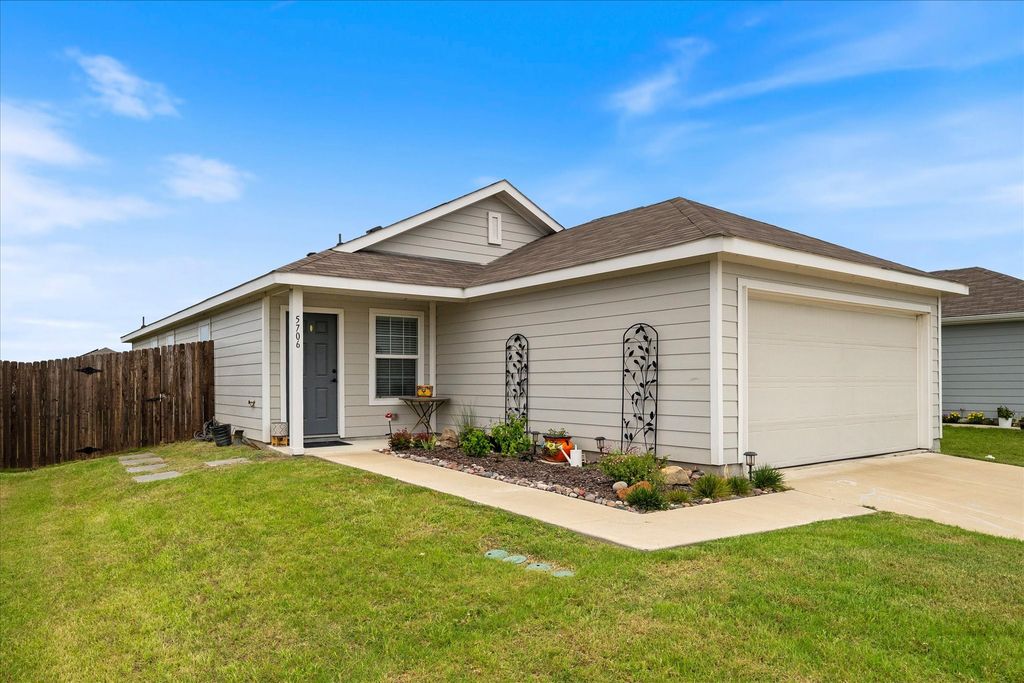 5706 Bristle Leaf Drive, Princeton, TX 75407