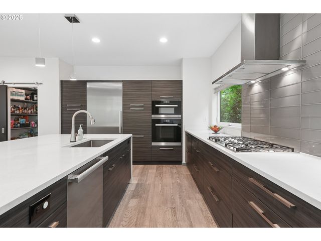 5321 CARMAN GROVE Ln, Lake Oswego, OR 97035