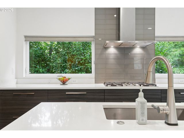 5321 CARMAN GROVE Ln, Lake Oswego, OR 97035
