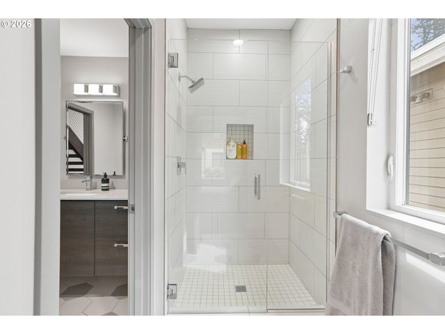 5321 CARMAN GROVE Ln, Lake Oswego, OR 97035