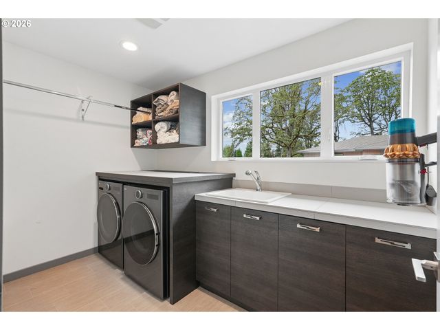 5321 CARMAN GROVE Ln, Lake Oswego, OR 97035