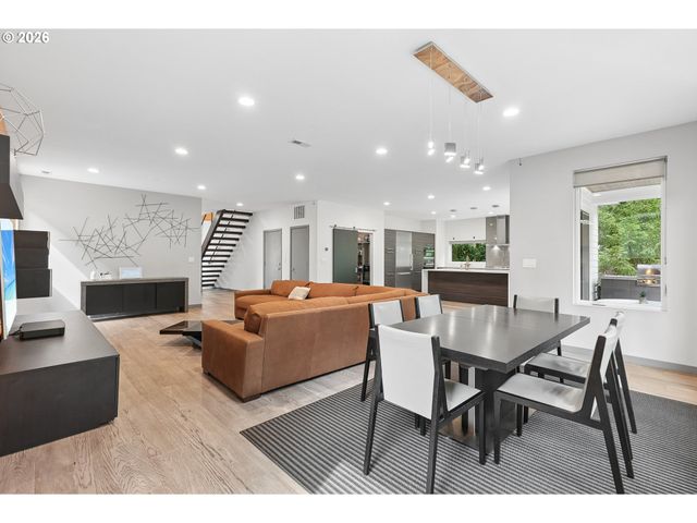 5321 CARMAN GROVE Ln, Lake Oswego, OR 97035