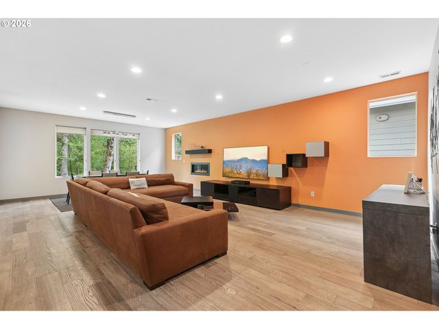 5321 CARMAN GROVE Ln, Lake Oswego, OR 97035