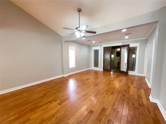 216 N Mount Rushmore DR, Cedar Park, TX 78613