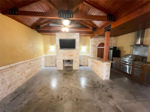 216 N Mount Rushmore DR, Cedar Park, TX 78613