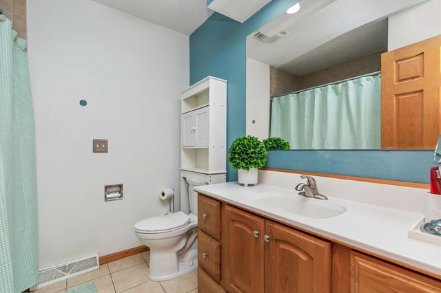 10822 Walnut Ridge Drive, Clive, IA 50325