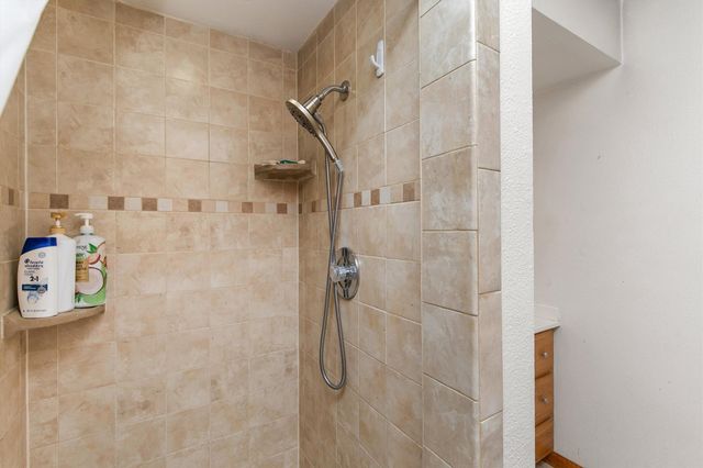 10822 Walnut Ridge Drive, Clive, IA 50325