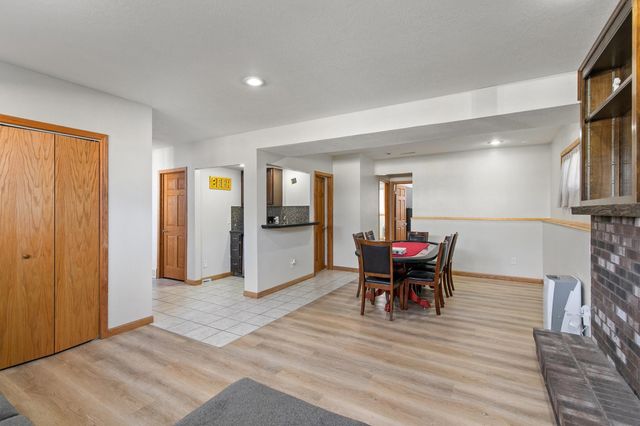 10822 Walnut Ridge Drive, Clive, IA 50325