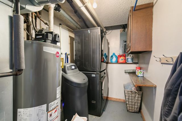 10822 Walnut Ridge Drive, Clive, IA 50325