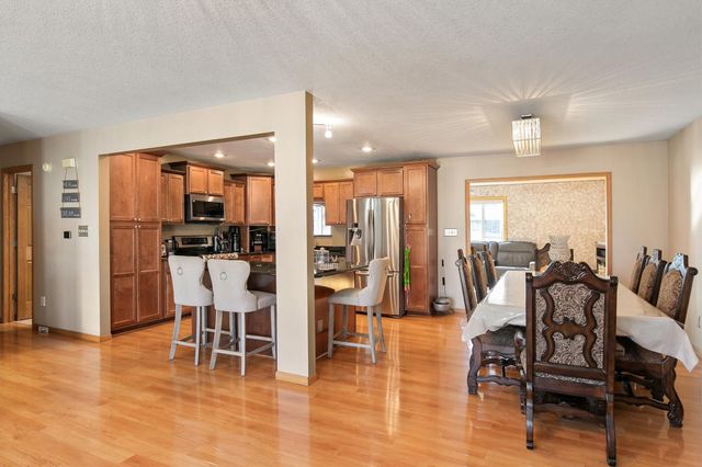 10822 Walnut Ridge Drive, Clive, IA 50325